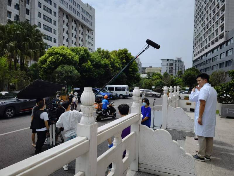 万源市广告片拍摄公司低成本实现高规格制作的诀窍